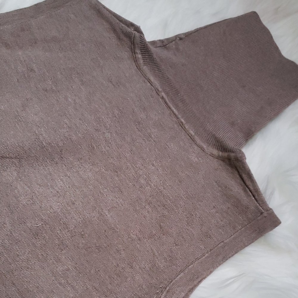 Cream Sleeveless Turtleneck Knit Pull-Over Sweater - Picture 2 of 2
